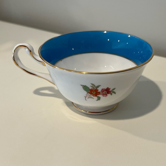 Vintage 1930s New Chelsea Staffs Made in England Blue & Floral Tea Cup & Saucer - Picture 8 of 9